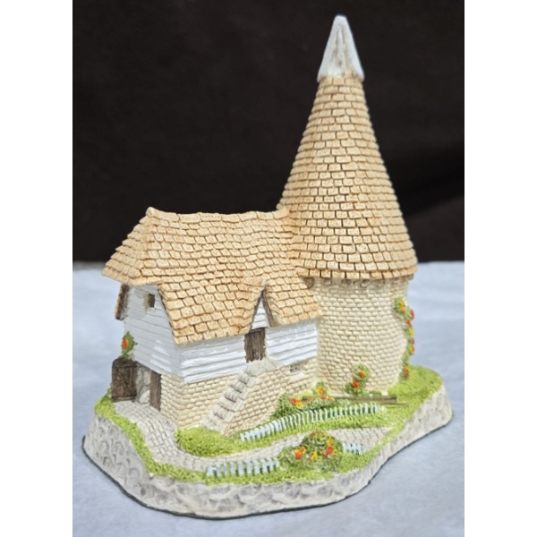Hand Carved 'Single Oast' By David Winter