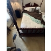 Image 4 : Queen Size Mahogany Bed Pillowtop Mattress