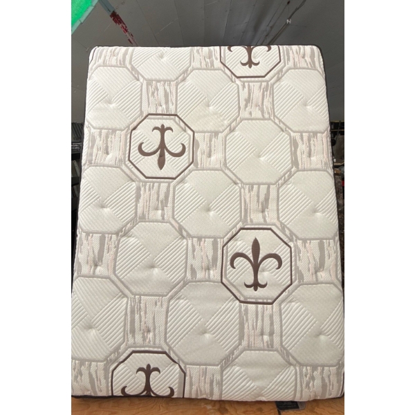 Queen Mattress Stearns & Foster 
