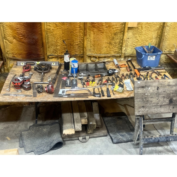 Pipe Threaders Pipe Cutters & Assorted Hand Tools 