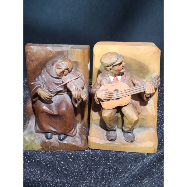 Anri Carved Wooden Bookends 4 W, 3.5 D, 5.5 T 