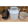 Image 8 : Vintage Tins, Bakeware, and Enamel Kitchen Items