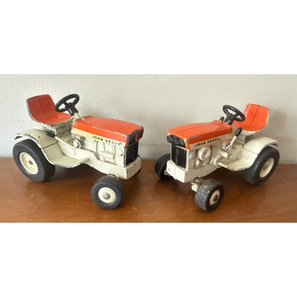 ERTL John Deere Patio Series - Toy Lawn & Garden Tractors 1/16