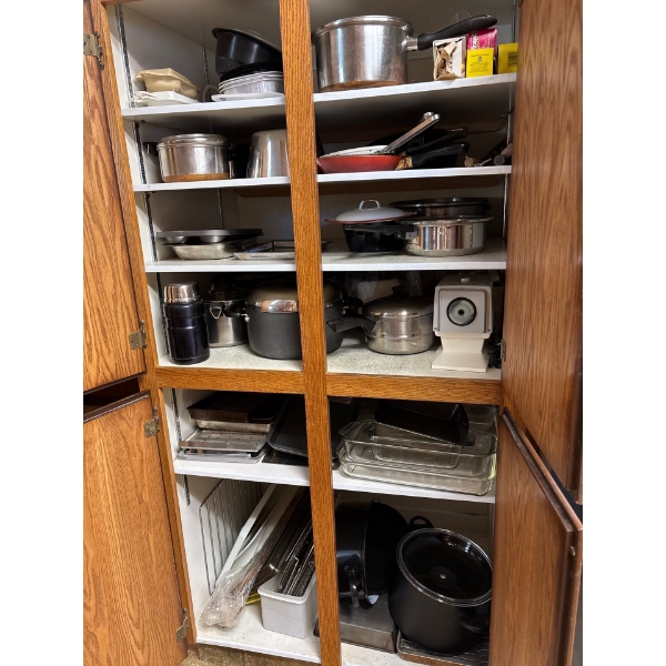 Large Selection of Backing Dishes Glass & Tin Cake Pans Pots Frying Pans Baking Racks Muffin Trays E
