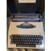 Image 2 : Gabriele 2000 Electric Typewriter w/ Case 