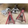 Image 2 : 4 Jack Stands, Lifting Mechanism w/ Handle, Wheeled Trolly 