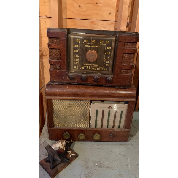 Broadcast Shortwave Antique Radio w/ Antique PYE Broadcast Radio