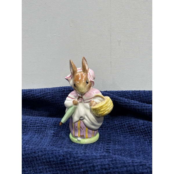 Beatrix Potter Figurines - Mrs. Rabbit