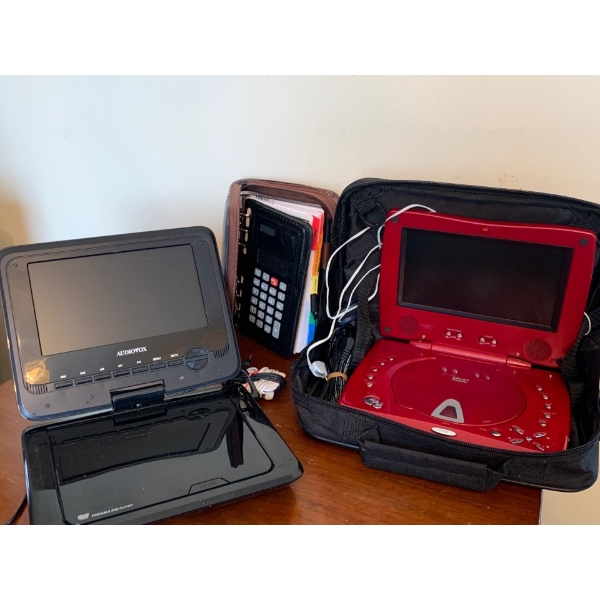 Audiovox Portable DVD Player DS7321 w/ Durabrand BAT05 Portable DVD