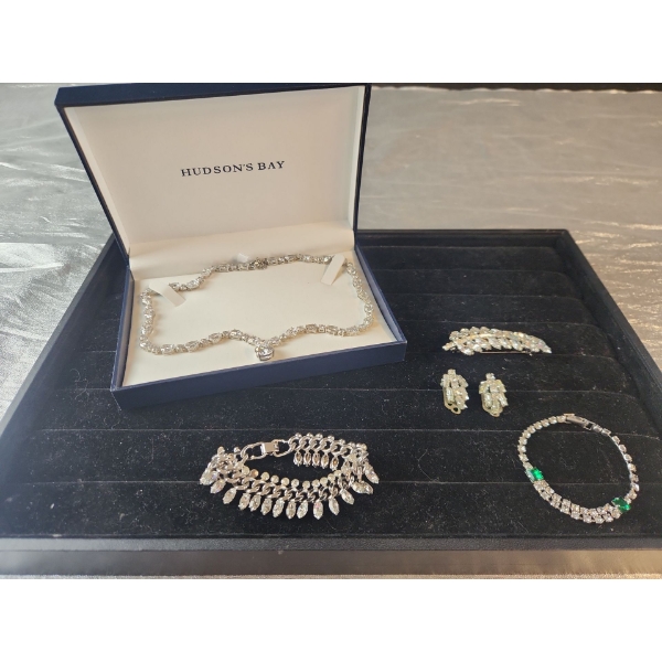 Beautiful Hudson's Bay Branded Costume Jewelry Set 