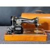 Image 13 : Early 20th Century Singer Sewing Machine with Pedal and Cover