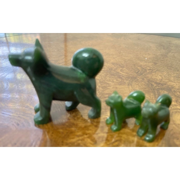 Nephrite Jade 2" Carved Husky Dog w/Babies  Carving of A Momma Sled Dog