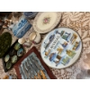 Image 4 : Collection of plates, knives or green vintage hors d’oeuvre tray
Set of blue and white cups and sauc