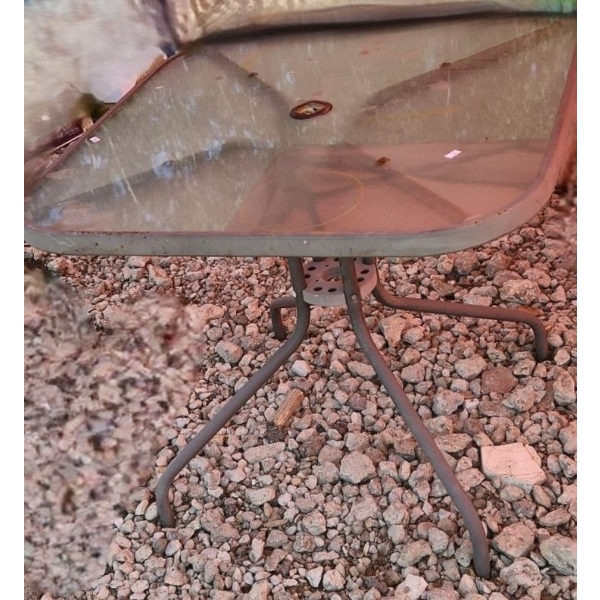 Outdoor Patio Table w/ Metal Base 31 W, 31 D, 28 T