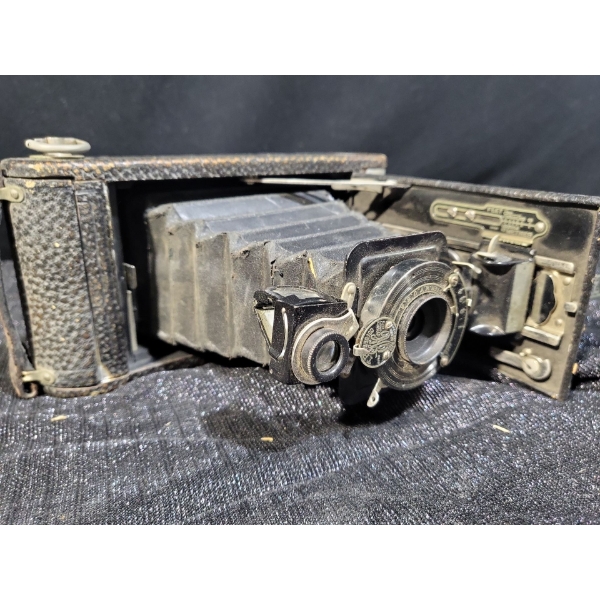 Kodak No. 2 Folding Pocket Brownie camera
