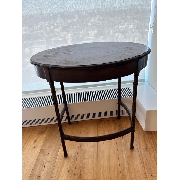 Antique Mahogany Oval Shaped End Table  25x19x24