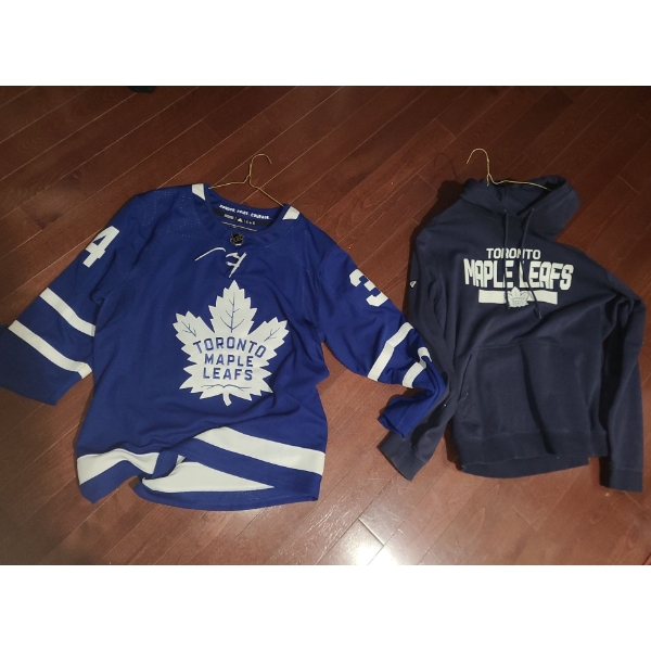 Toronto Maple Leafs Jersey & Hoodie Auston Mathews #34. Jersey sz 54 & Hoodie sz L
