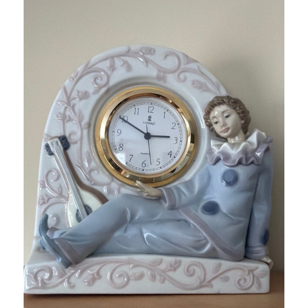 LLadro Quartz Clock w/ Clown 7.5 W, 4.5 D, 8.5 T 