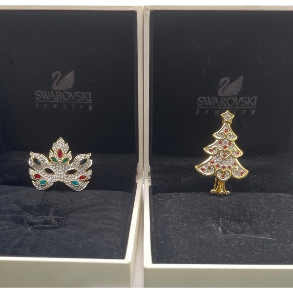 2 Swarovski Crystal Christmas Broche's 