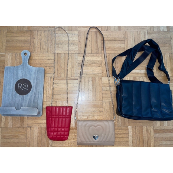 Assortment Of Women's Purses & Handbags