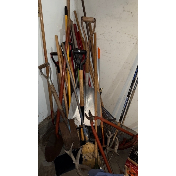 Garden Shovels Rakes & More