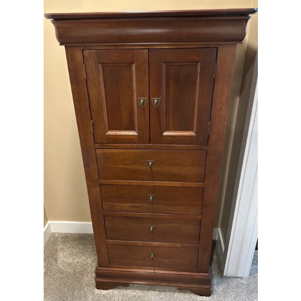 Wooden Dresser - 28W, 18D, 57T