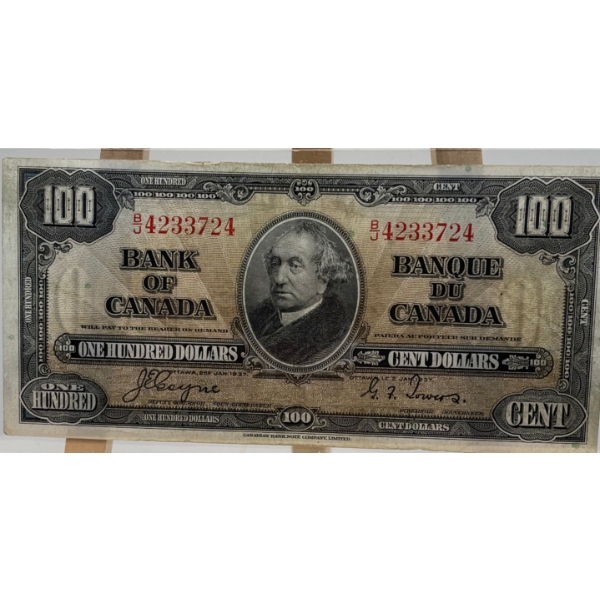  1937 $100 Bank of Canada note Sn B/J 4233624 in nice condition 