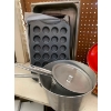 Image 2 : Commercial pot set, vintage pot set, muffin tins, roasting pan and more 