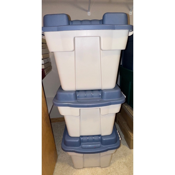 3 Extra Large Rubbermaid Totes