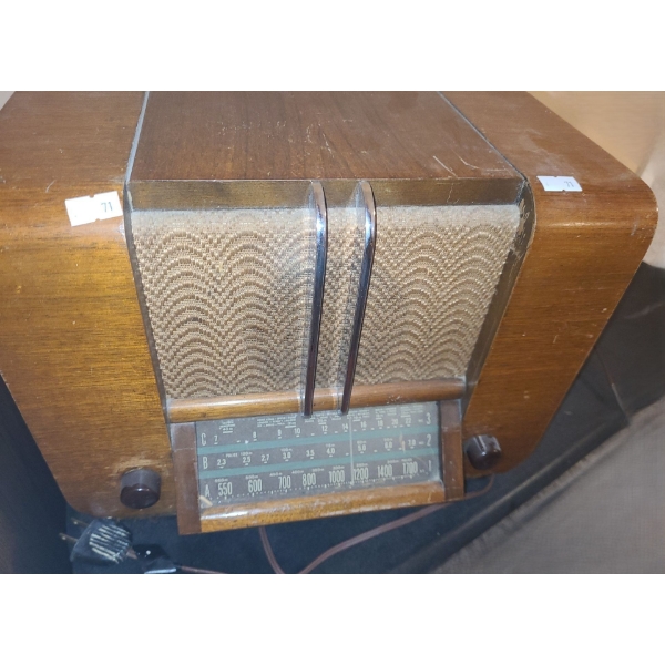 Antique RCA Radio Model A-20 in Wooden Case 14 W, 8 D, 10 T 