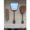 Image 2 : Vintage 3-Piece Vanity Set with Hand Mirror, Hairbrush, and Clothes Brush