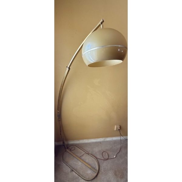 Tall Brass Vintage Lamp (cord likely needs replacing) - 74T 