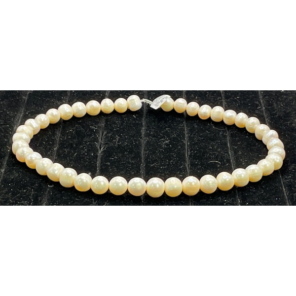 White Pearl Necklace