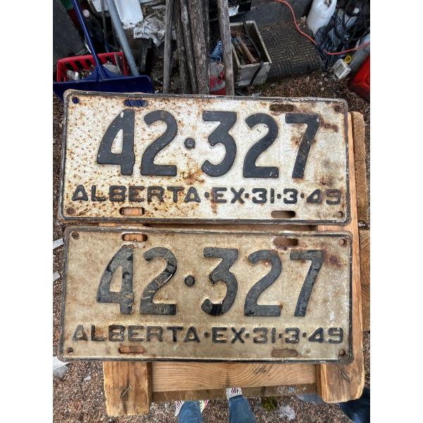 Alberta 1949 enamel license plates
2 in this lot 