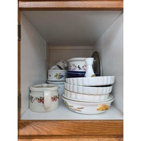 Bowls & Mugs With Fruit Design