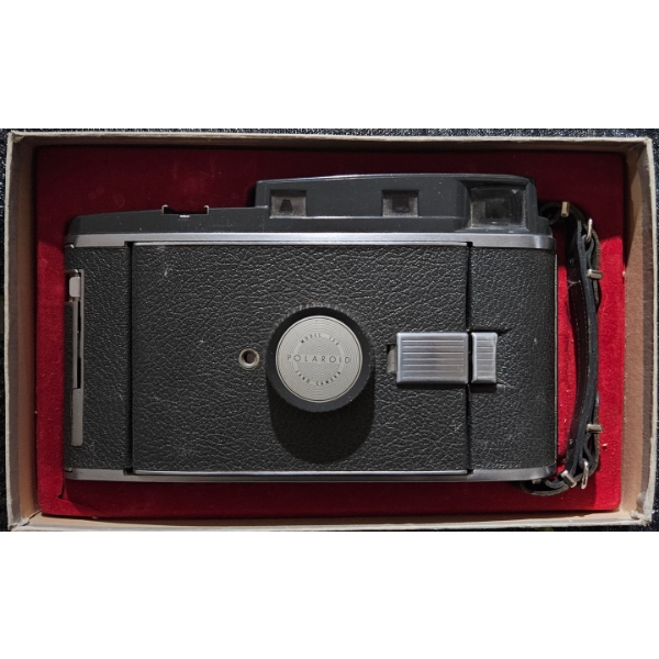 Vintage Polaroid Model 150 - Instant Roll Film Camera
