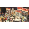 Image 11 : Lemax Christmas-Themed Figurines and Accessories Collection With Functional Lights