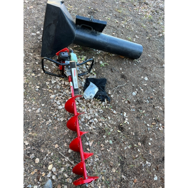 STINGRAY 1.2 HP ice auger with extension and hard plastic carrying case