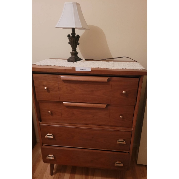 Wooden 4-Drawer Standing Dresser by Hilworth Furniture with Decorative Table Lamp
