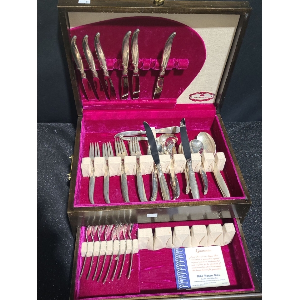 Silverplate 1847 Rogers Cutlery and Wooden Box 15 W, 11.5 D, 7 T 