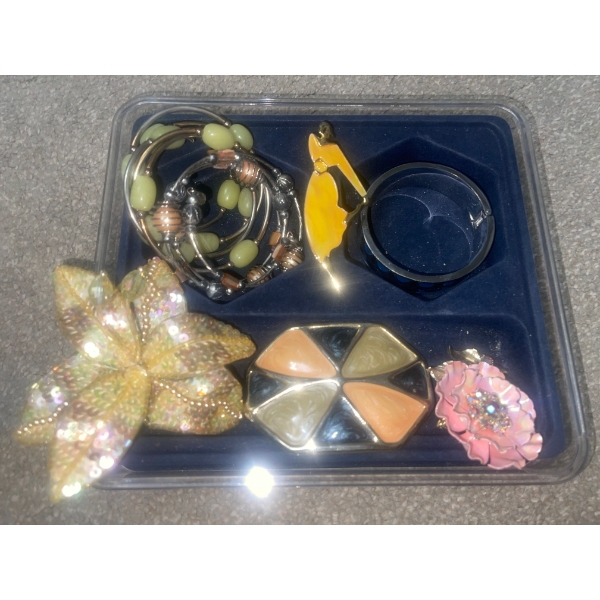 Vintage Hair Pin/Clip, Belt Buckle, Broches x2, & Three Beautiful Bracelets in Tray