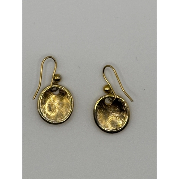 10k gold earrings 3.68 g