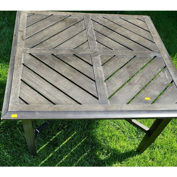 Outdoor Metal Table 36 W, 36 D, 21 T 