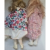 Image 2 : Pair of Porcelain Dolls in Floral Dresses 15 T 