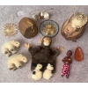 Image 1 : Collectible Vintage Trinkets & Novelty Items - Monkey Buisness Coconut Decor & More