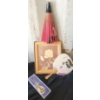 Image 3 : Oriental Umbrella and Trinkets