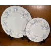 Image 4 : Vintage Paragon Fine Bone China in 'Bride's Choice' Pattern 