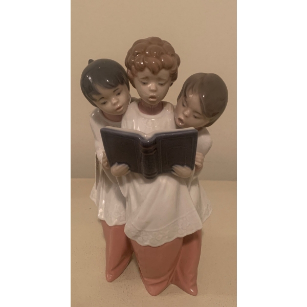 LLADRO Porcelain NOA Series Choir Boys 8T