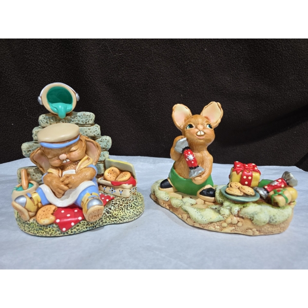 Pen Delfin Collectible 'The Gaffer' & Cracker' Figures 