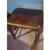 Image 1 : Side Table with Medallion Accents 21 T, 20 L, 20 W